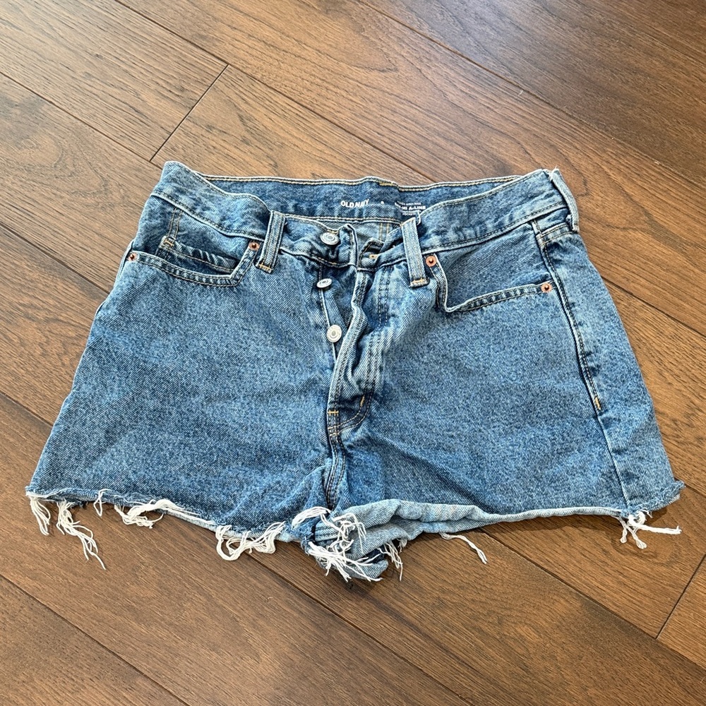 Old Navy Sky Hi A Line Distressed Denim Shorts 8 - C27-023